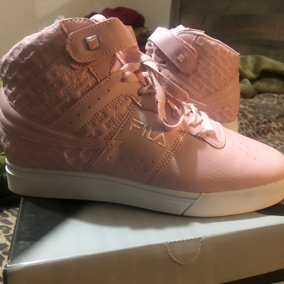 Fila Tennis Shoes - Picture 4 of 5